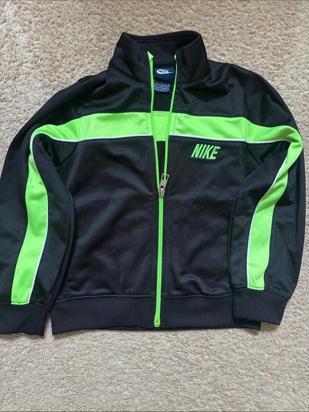 Nike euc 100%